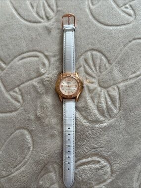 Q&Q White Leather Strap Watch with Gold Case